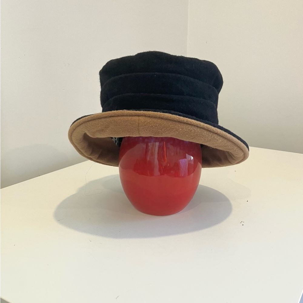 Vintage Création Almar wool Black and Tan Women's Bucket Hat made in Canada